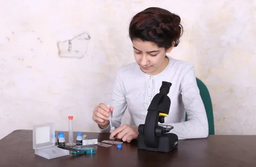 fotografie mikroskop Bresser National Geographic 40–640x s adaptérem na chytrý telefon,  11