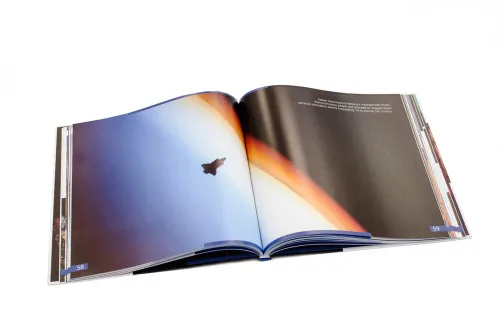 foto vesmír. Neprázdná prázdnota. Vzdělávací publikace. Pevná vazba,  4