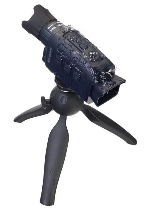 snímek digitální monokulární dalekohled s nočním viděním se stativem Levenhuk Discovery Night ML10,  13